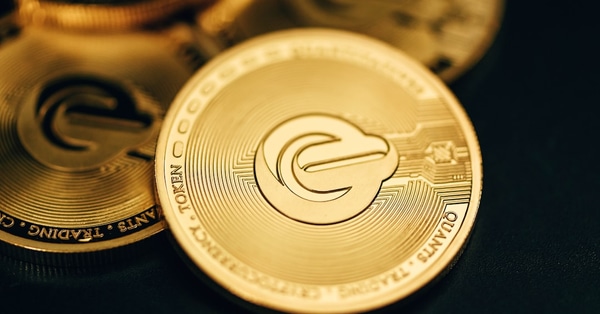 pound drops investors expect crypto adoption