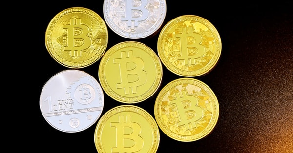 bitcoin miner fees 12month market analysis