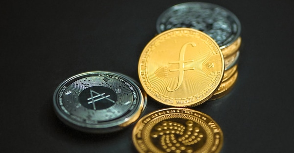 uniswaps founders clash with crypto exchange